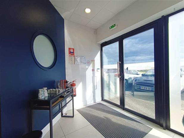 Commerce Location 86000 POITIERS