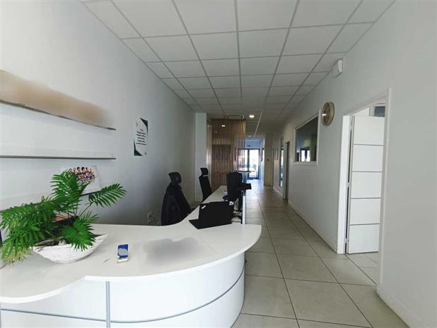 Commerce Location 86000 POITIERS