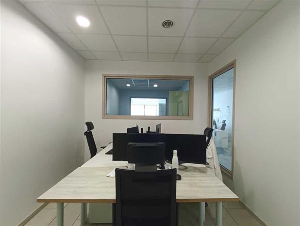 Commerce Location 86000 POITIERS