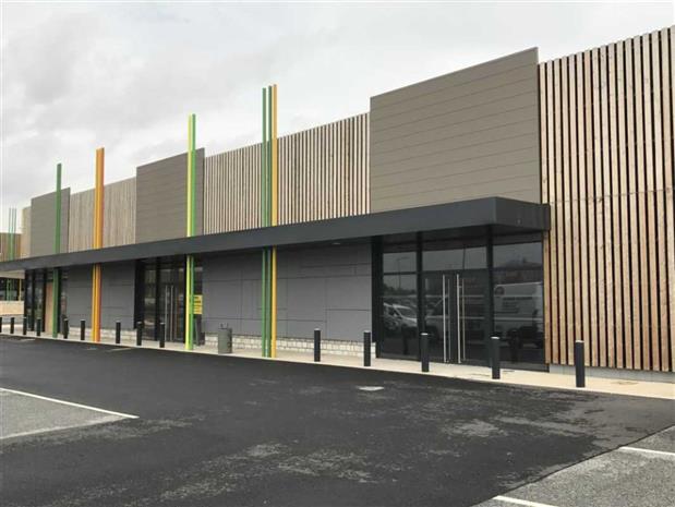 Commerce Location 86360 CHASSENEUIL DU POITOU 1 AVENUE DES GRANDS PHILAMBINS