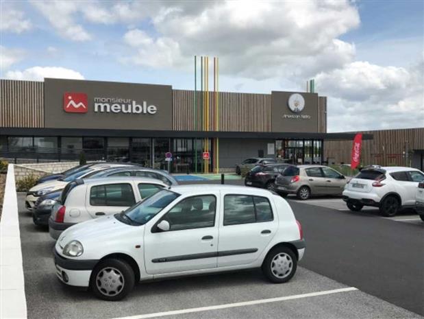 Commerce Location 86360 CHASSENEUIL DU POITOU 1 AVENUE DES GRANDS PHILAMBINS