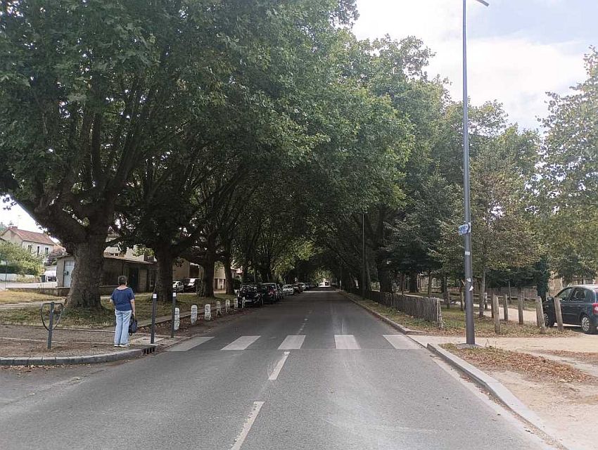 Commerce Location 86000 POITIERS