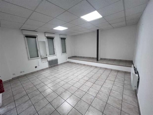 Commerce Location 86000 POITIERS 182 AVENUE DE LA LIBÉRATION