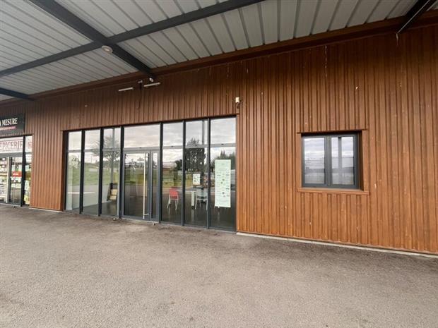 Commerce Location 86130 DISSAY