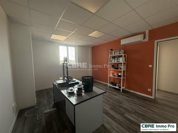 Bureau Location 86130 DISSAY