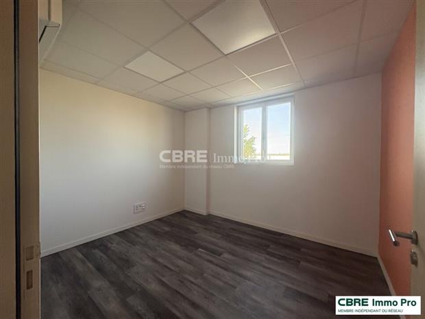 Bureau Location 86130 DISSAY