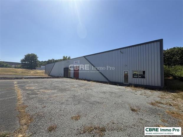 Local d'activités Vente 86240 LIGUGE