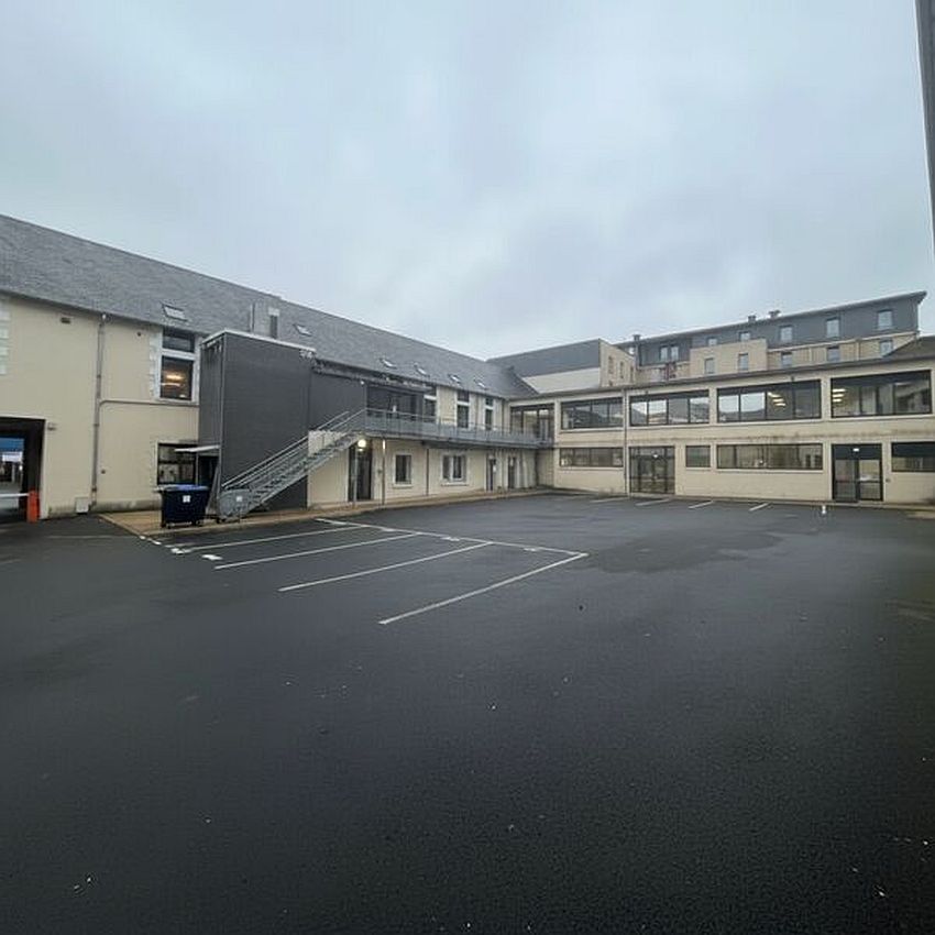 Commerce Location 86000 POITIERS