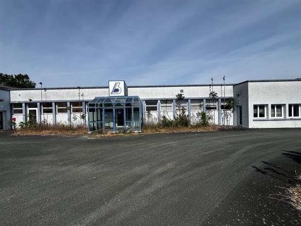 Local d'activités Vente 86140 LENCLOITRE