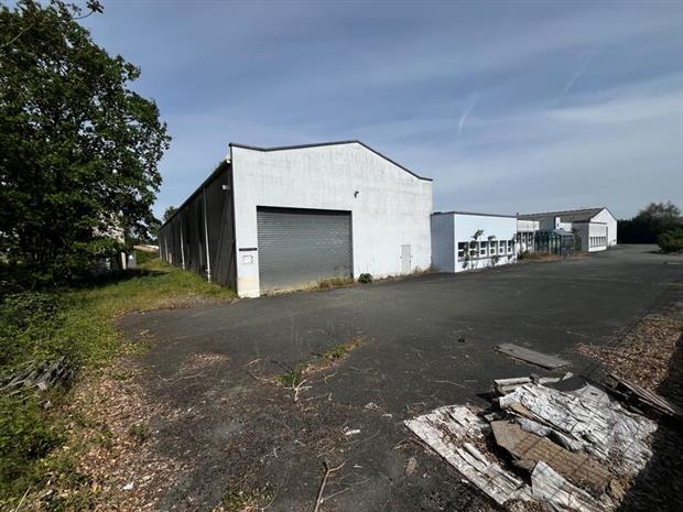 Local d'activités Vente 86140 LENCLOITRE