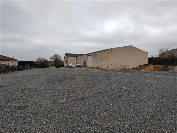 Local d'activités Vente 86340 ROCHES PREMARIE ANDILLE