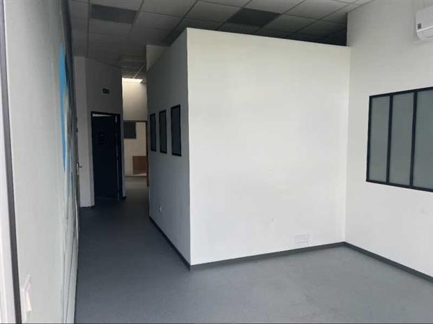 Commerce Location 86280 SAINT BENOIT