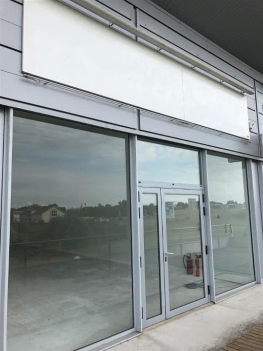 Commerce Location 86000 POITIERS