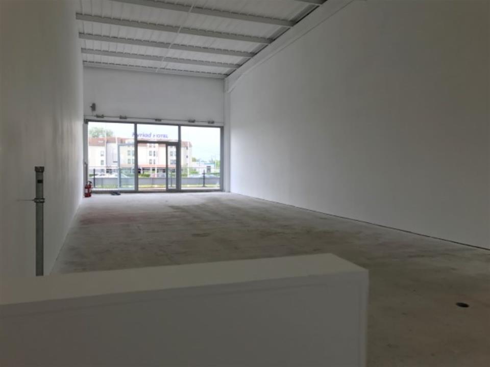 Commerce Location 86000 POITIERS