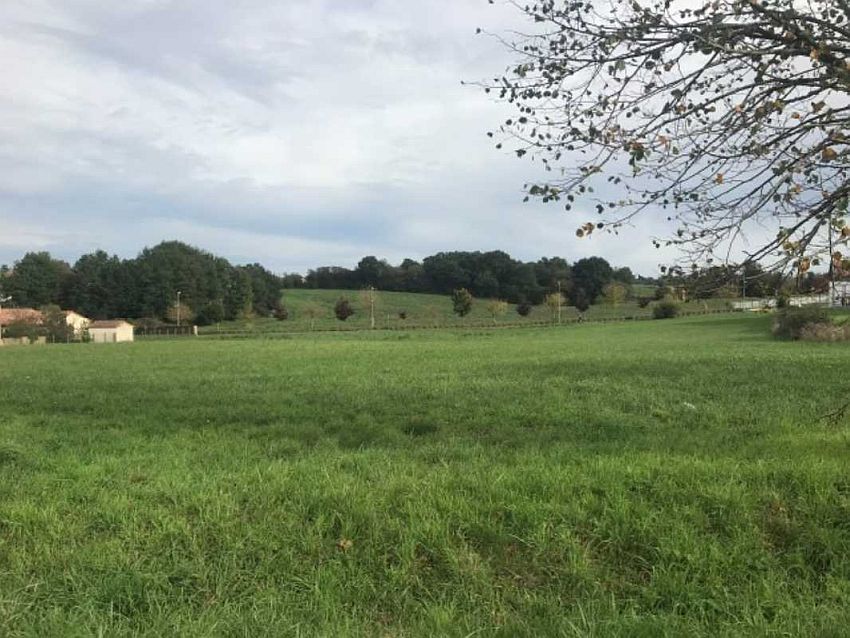 Terrain Vente 86400 CIVRAY  RUE DE LA PIERRE DU THEIL RTE DE RUFFEC, RUE DES FORGES,