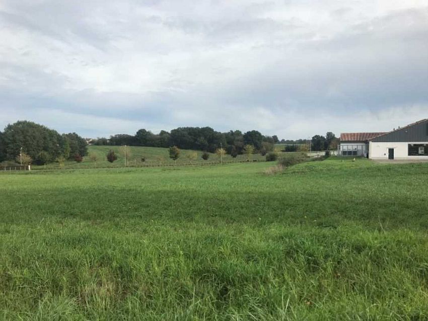 Terrain Vente 86400 CIVRAY  RUE DE LA PIERRE DU THEIL RTE DE RUFFEC, RUE DES FORGES,