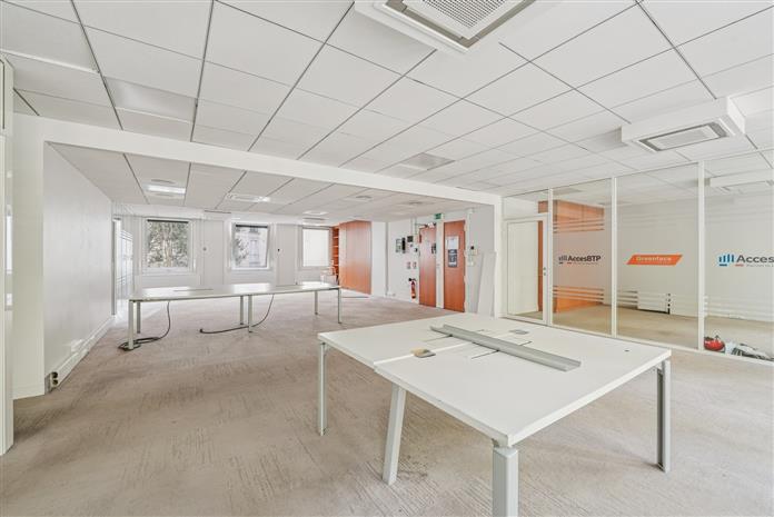 Bureau Location 75008 PARIS 28 AVENUE DE MESSINE