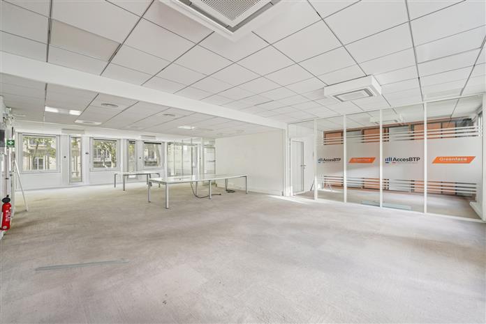 Bureau Location 75008 PARIS 28 AVENUE DE MESSINE
